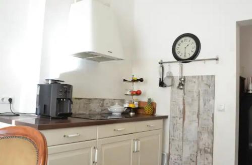 Charmante Altbauwohnung im Shabby Chic Stil mit Wintergarten und Gartenblick - Ihr perfektes Zuhause in Gosting