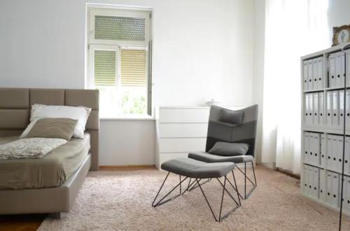 Charmante Altbauwohnung im Shabby Chic Stil mit Wintergarten und Gartenblick - Ihr perfektes Zuhause in Gosting