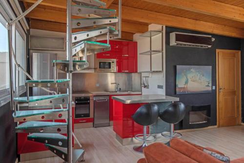 Top Floor maisonette with Acropolis view - image 2