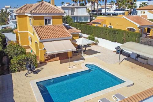 SR105 4 Bed Family Villa with Private Pool