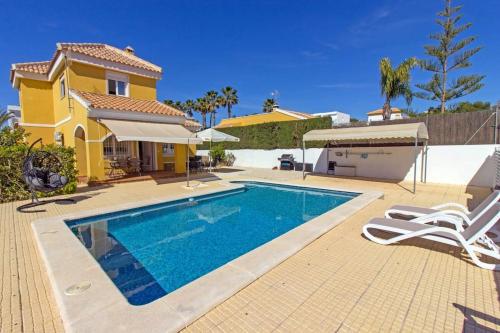 SR105 4 Bed Family Villa with Private Pool