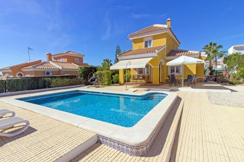 SR105 4 Bed Family Villa with Private Pool