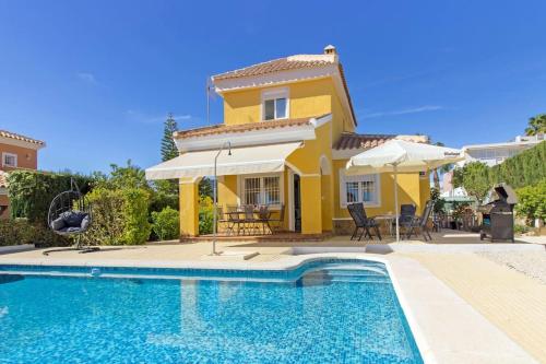 SR105 4 Bed Family Villa with Private Pool