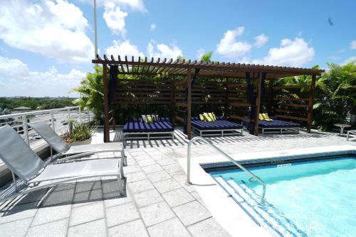 1113-Stunning 2Br2Ba Midblock FREE Parking in Miami, USA