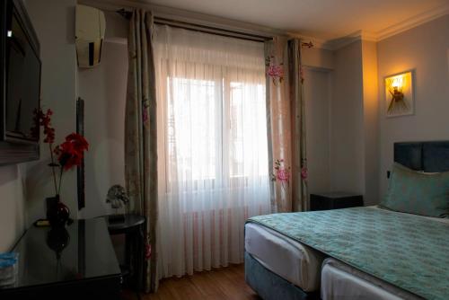 Hotel Daphne - image 2