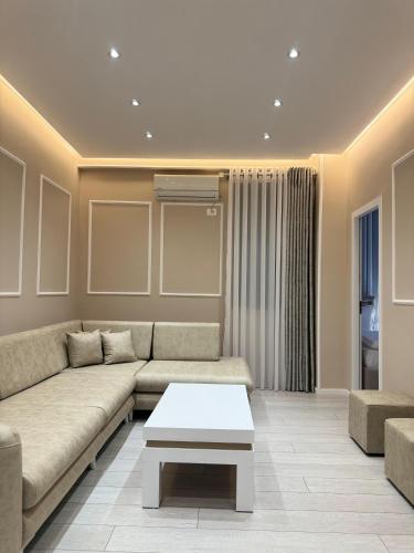 SUN TOWER LUXURY SUITE-VIEW FROM of TIRANA CENTER, Tirana (photo 9)