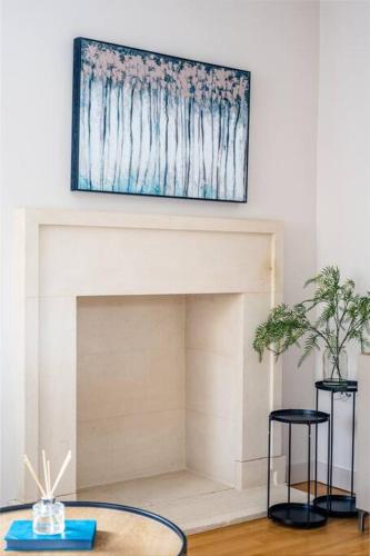 Stunning 2 Bedroom Apartment in Converted Chapel, Bath (photo 4)