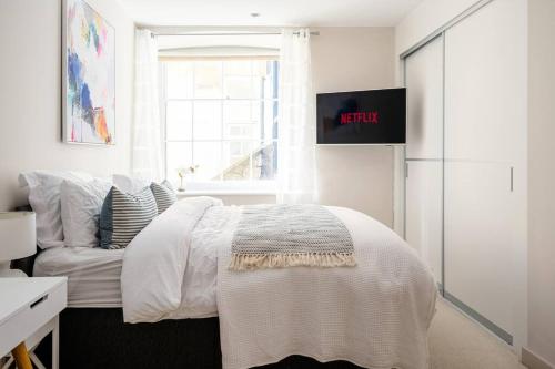 Stunning 2 Bedroom Apartment in Converted Chapel, Bath (photo 9)