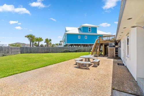 Island Beach Bungalow - image 3