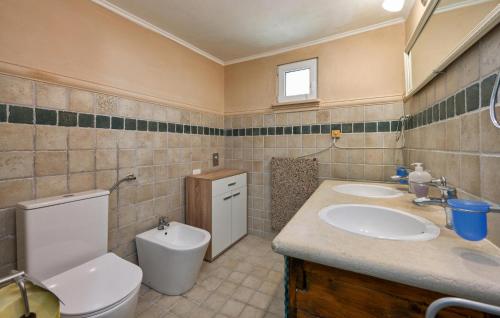Beautiful Home In Hlebine With Jacuzzi