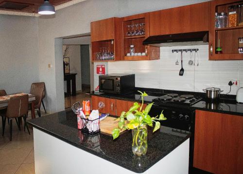 Kuchnia, Punkinheads Guesthouse in Kasane