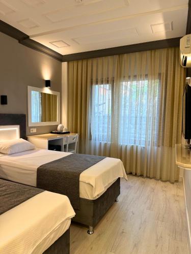 Hotel Peninsula - image 10