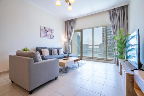 RH- Prime Location, Spacious 2BR, walk to Dubai Mall, Dubai