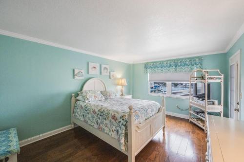 501 Beach Place Condos in St Pete Beach, USA
