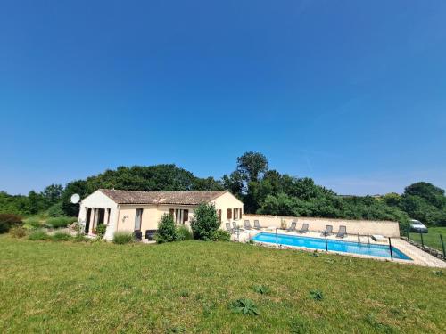 Private Villa with pool France - Villa Hirondelles