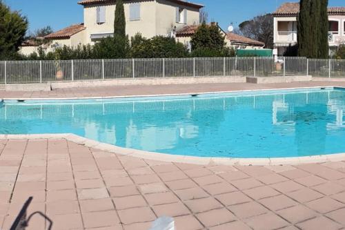 Maison familiale à Fréjus pour 10 personnes – khách sạn tại Bellevue