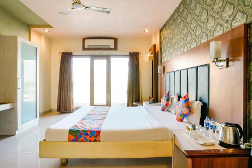 FabHotel Prime Devanshi Inn