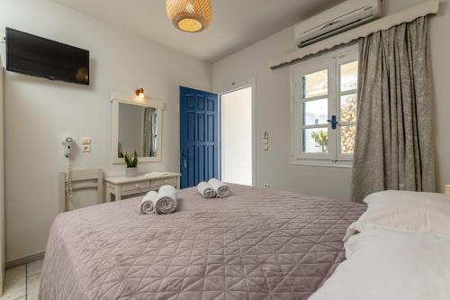 2 twin beds