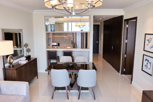 Apartment in Downtown Dubai - image 6