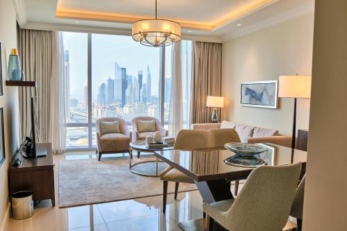 Apartment in Downtown Dubai - image 2