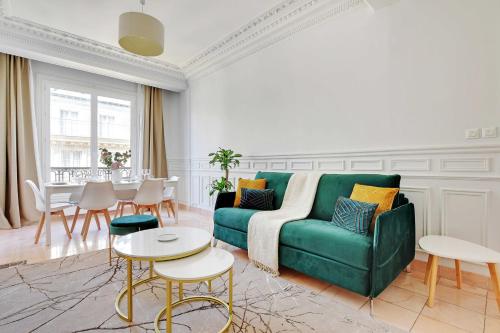 Typical art deco apartment - Le Marais