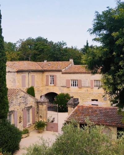 Le Mas des Comtes de Provence - Hotel - Tarascon