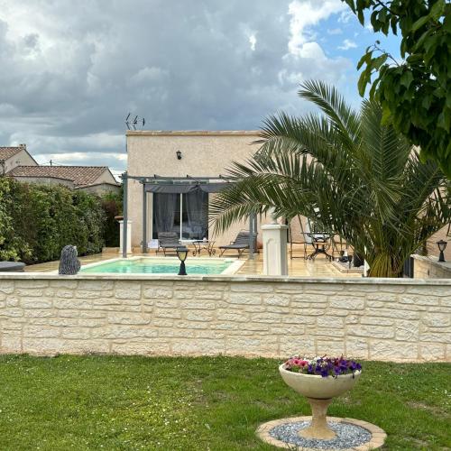 Studio indépendant au pied des dentelles de Montmirail