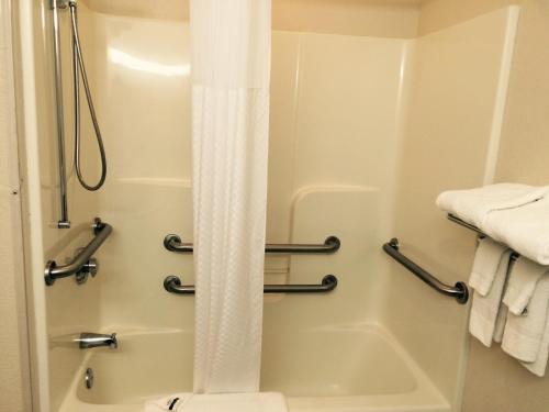 Queen Room with Two Queen Beds - Disability Access