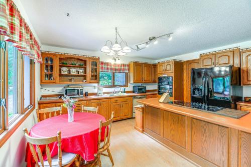 Charming Butler Vacation Rental Near Watauga Lake! in Butler, USA