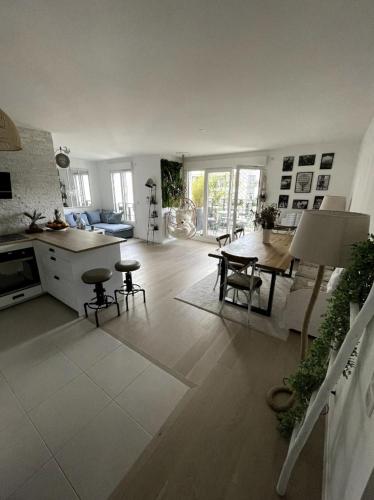 Spacious & bright apartment - Center of Paris in 10'min - Location saisonnière - Saint-Ouen-sur-Seine