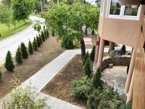 One bedroom apartement with shared pool furnished garden and wifi at Rakovica