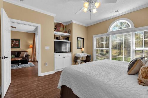 Main Level End Unit Condo In North Myrtle Beach in North Myrtle Beach, USA