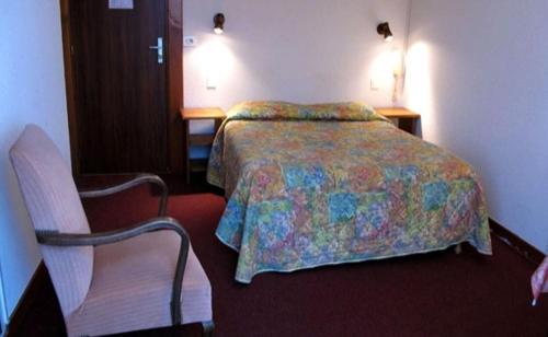 Economy Double Room with Shared Toilet and Bathroom