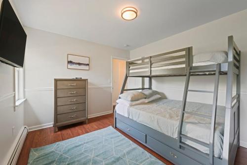 Skylight Suites by Saratoga Stays in Saratoga Springs, USA