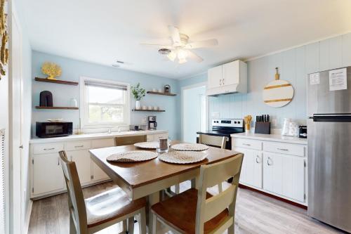 Dockside Daydreamin' in Nyugat-Ocean City