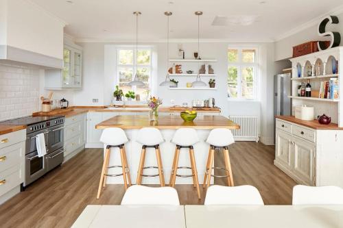 Stylish Scottish Manor, Coillemore House in 洛哈爾什凱爾市中心