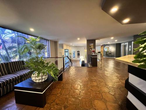 Előcsarnok, Hotel GH Guaparo Suites Valencia near Arturo Michelena nemzetközi repülőtér