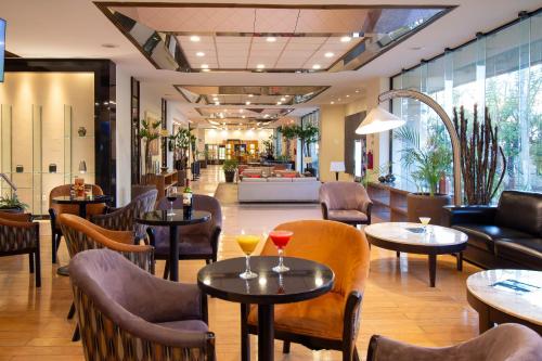 Bar/ Salón, Hotel Guadalajara Plaza Expo in Guadalajara