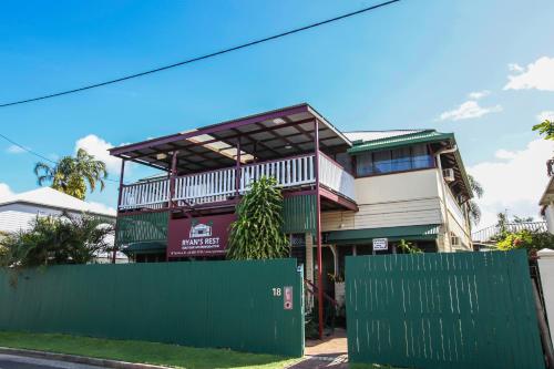 B&B Cairns - Ryan's Rest Boutique Accommodation - Bed and Breakfast Cairns