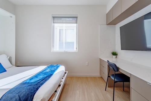 Chic & Cozy Coliving Suite w W&D Near UCLA in Los Angeles, USA