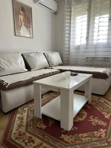 . Day & Night Apartment