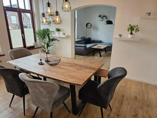 95qm Erdgeschosswohnung im Villenviertel vollausgestattet mit Kamin, Balkon und Garten - WLAN gratis in Wilhelmshaven, Deutschland