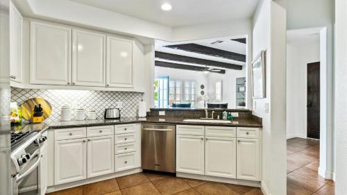 LV310 Single Story LV Townhome Next to the Pool in La Quinta, USA