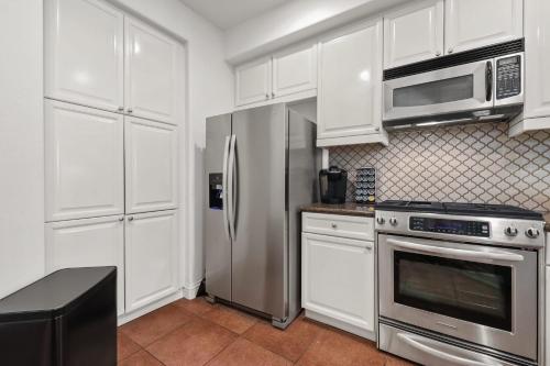 LV310 Single Story LV Townhome Next to the Pool in La Quinta, USA