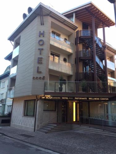 Exterior view of Hotel Rosa Purpurea