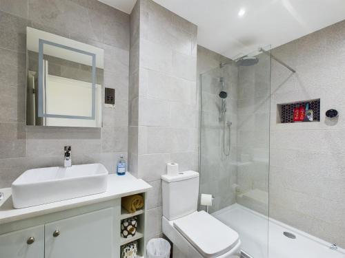 Badrum, 12A Solent Landing direct beach access in Brading