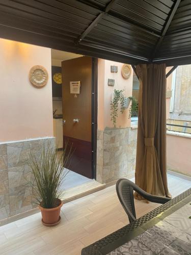 Condotti Apartment - image 5