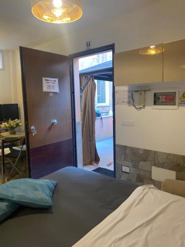 Condotti Apartment - image 14