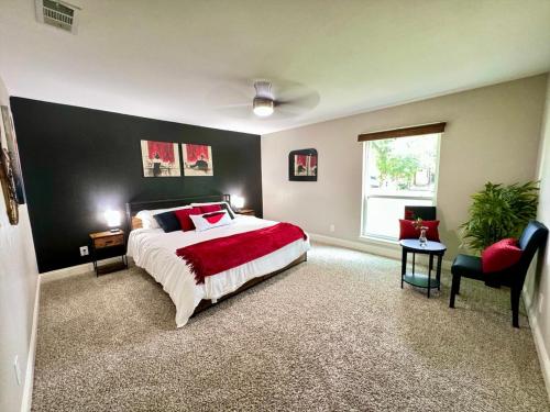 4bd Airport Haven: 8mins Away - BBQ - Games in Irving, USA