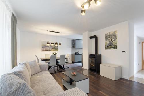 Apartment Larissa by Rent Istria